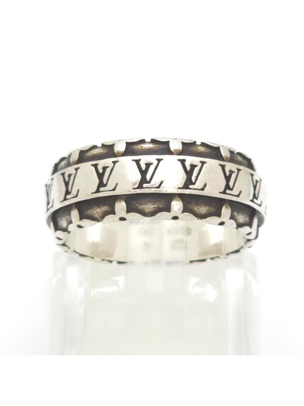 Louis Vuitton LV Drift Ring L 22 Sterling Silver LV Initial Monogram Flower Bag
